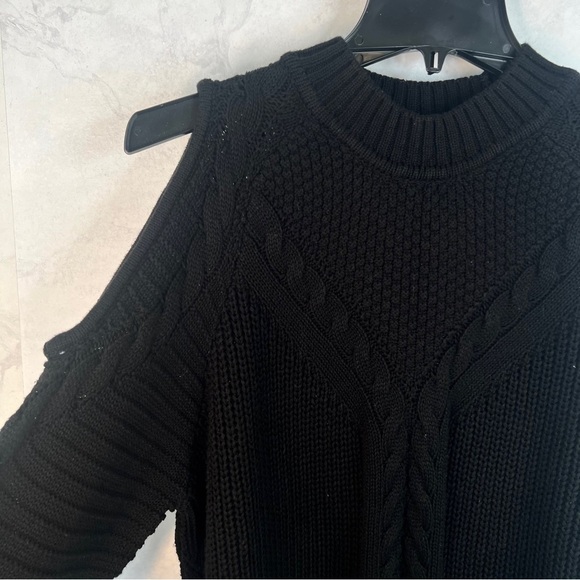 [H&M] - Picture 2 of 3